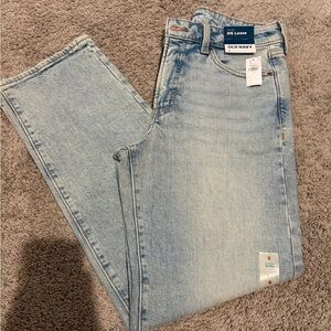Old Navy Men's Relaxed Fit Jeans in Light Blue